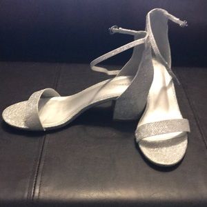 Women’s formal/prom/fall ball dress shoes/heels.